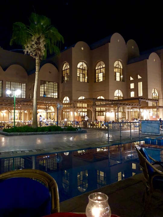 Pool Akassia Swiss Resort