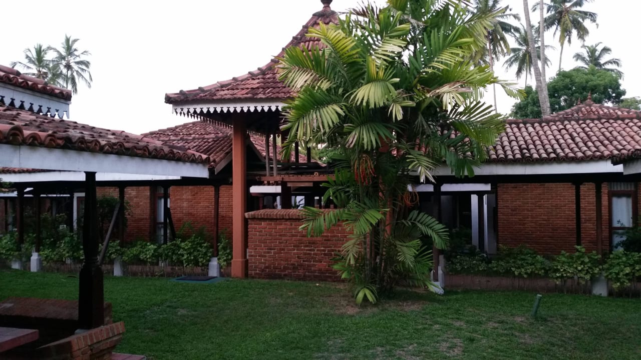 Weg zum Bungalow Hotel Club Bentota