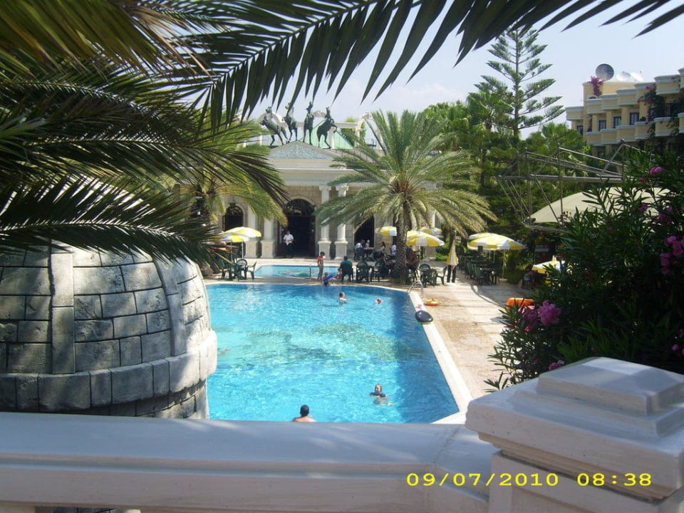 Ansicht der Poolanlage Hotel Yetkin