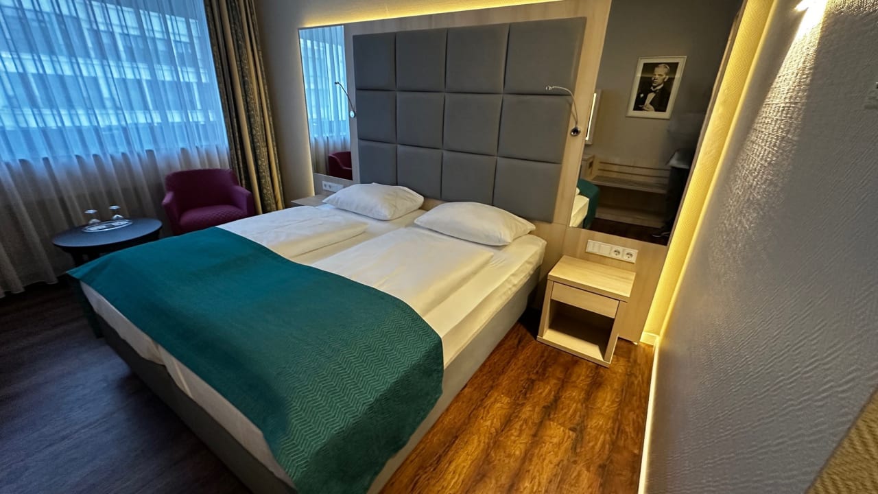 Zimmer Hollywood Media Hotel