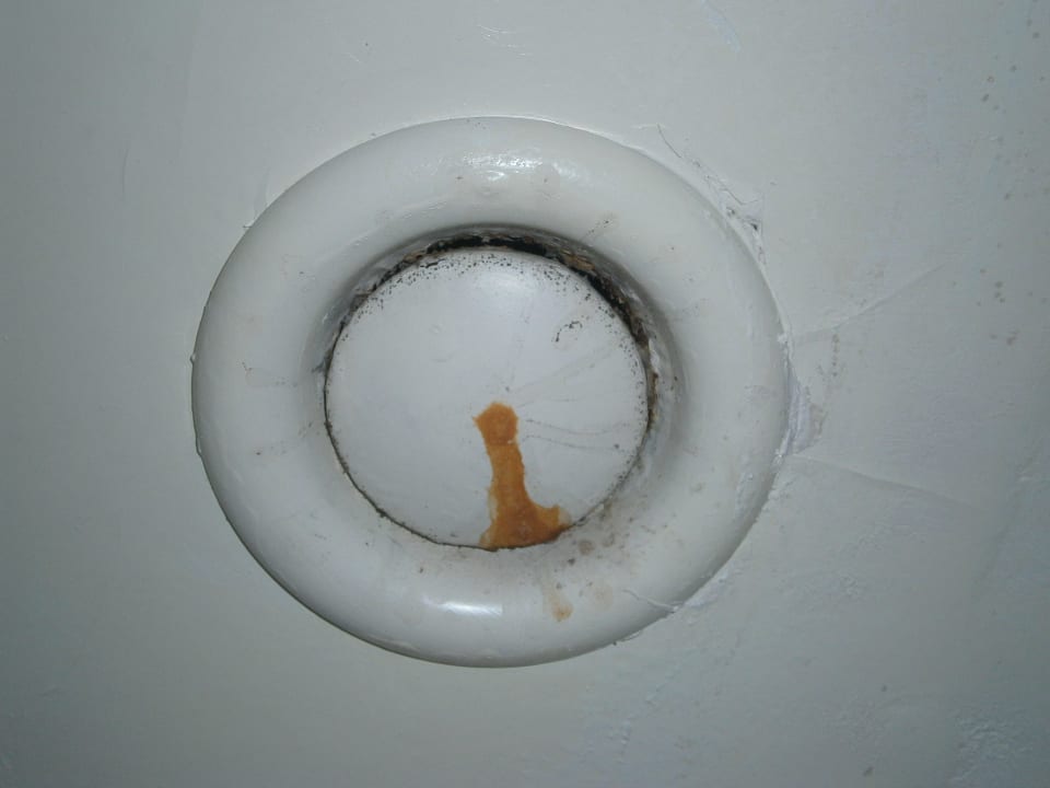 Abzugshaube vom WC,defekt und dreckig Hotel Amir Palace