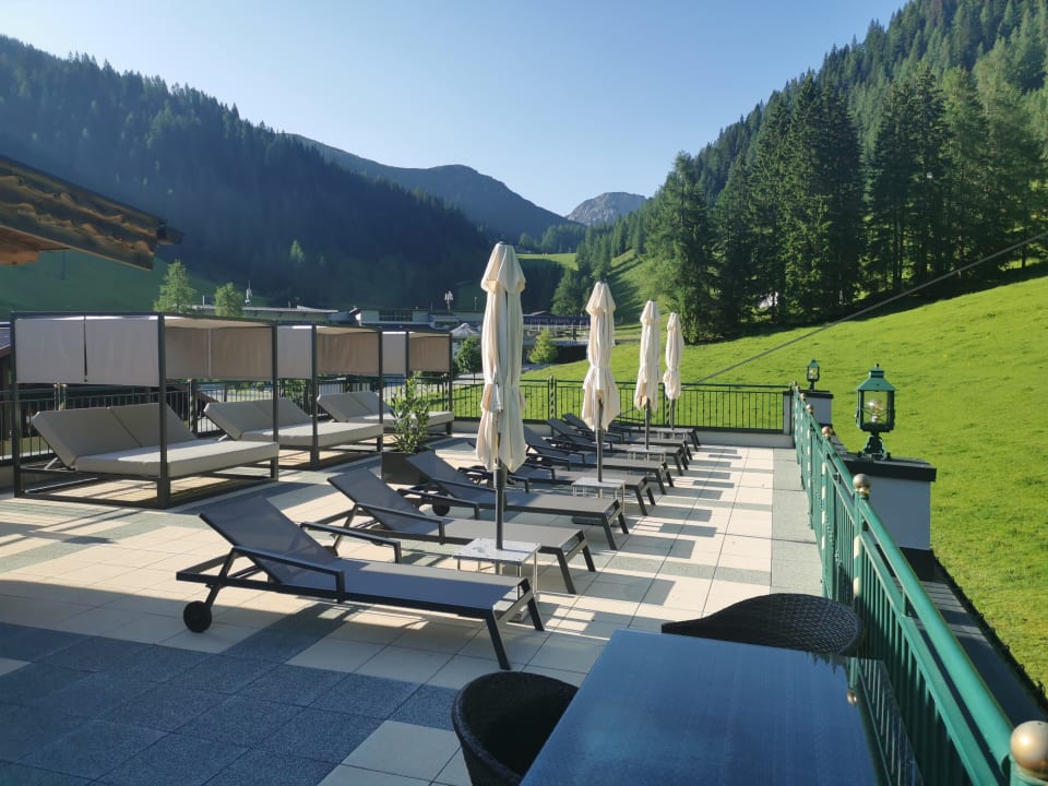Gartenanlage Hotel Alpenrose