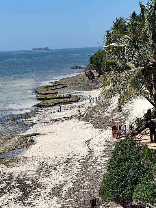 Strand Bahari Beach Hotel