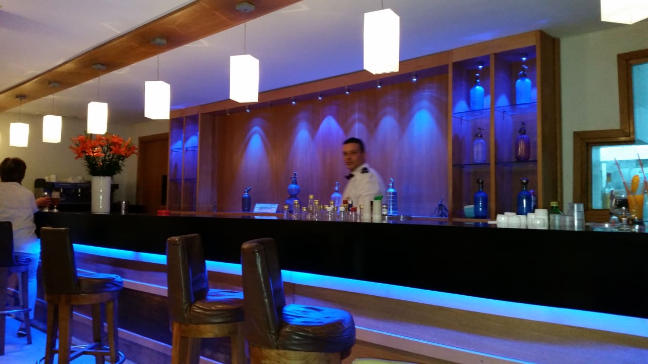 Bar The Orangers Beach Resort and Bungalows