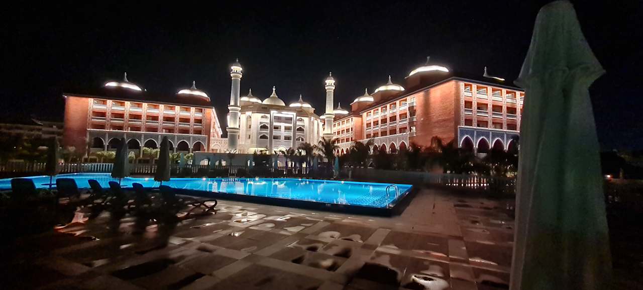 Außenansicht Royal Taj Mahal Hotel