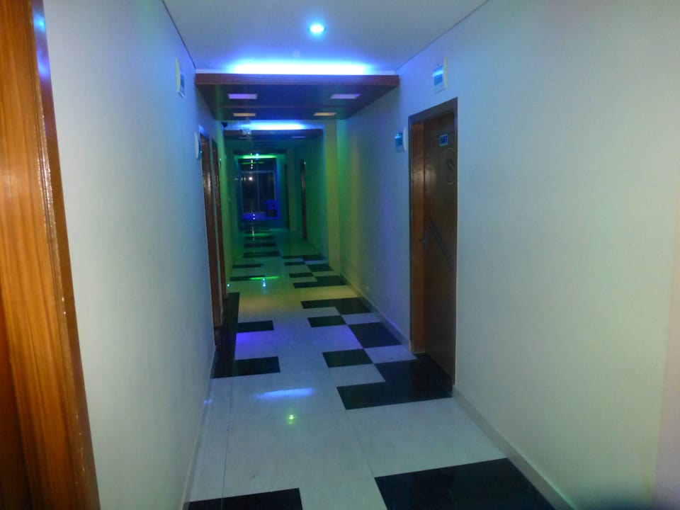 Gang im 5. OG Hotel Beach Way