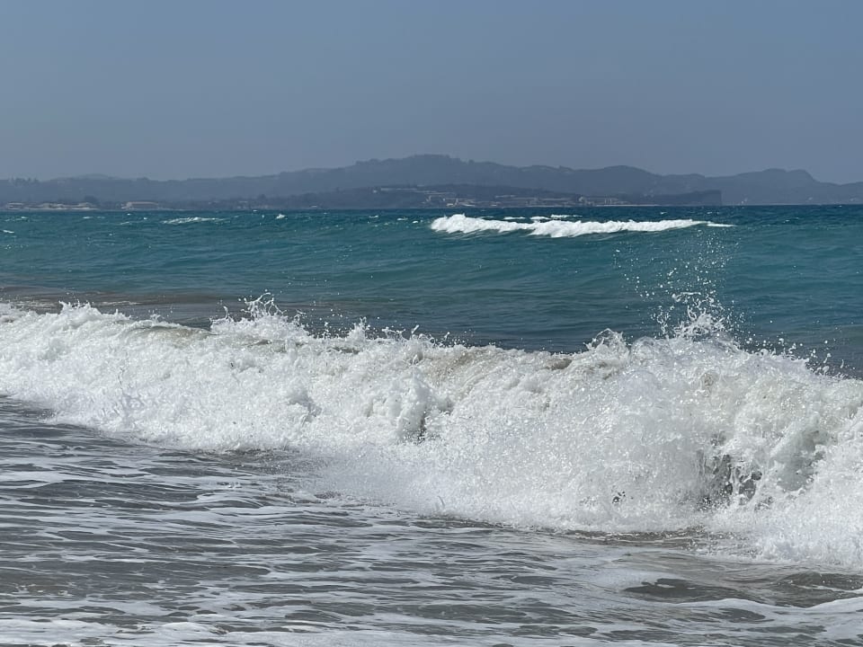 Strand Almyros Beach Resort & Spa