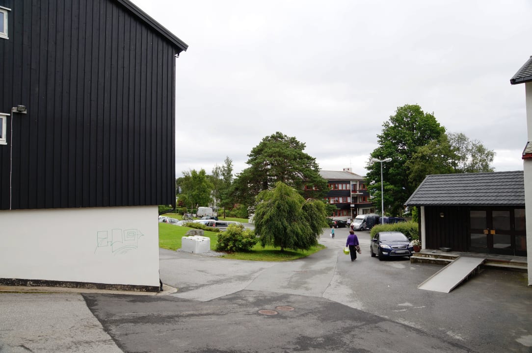 Innenhof / Parkplatz Hotel Molde Vandrerhjem