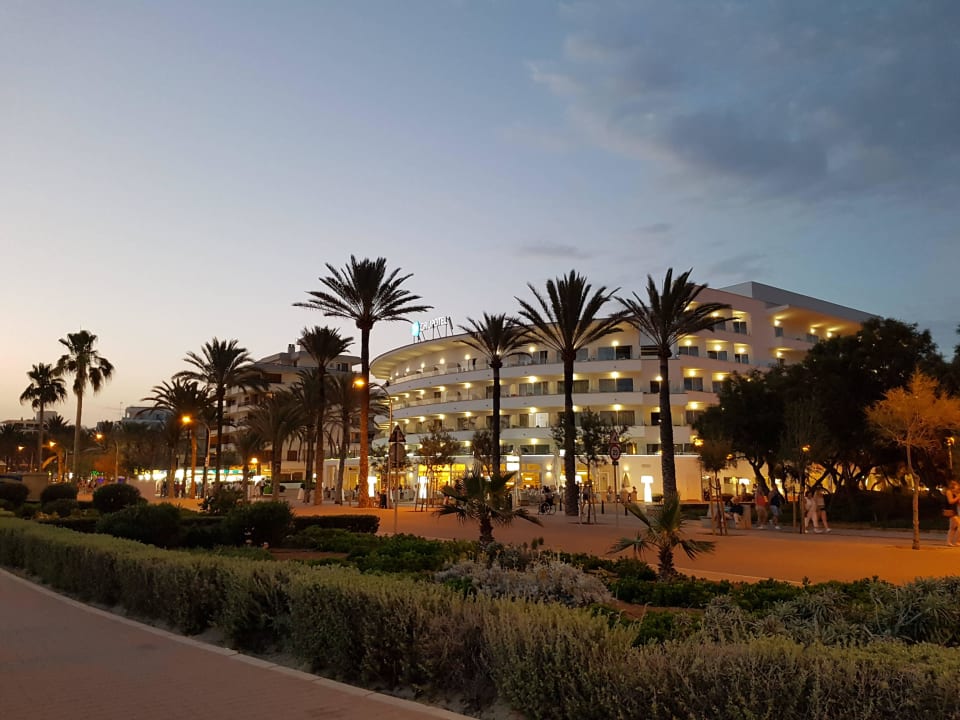 Von der Strandpromenade Grupotel Acapulco Playa - Adults Only