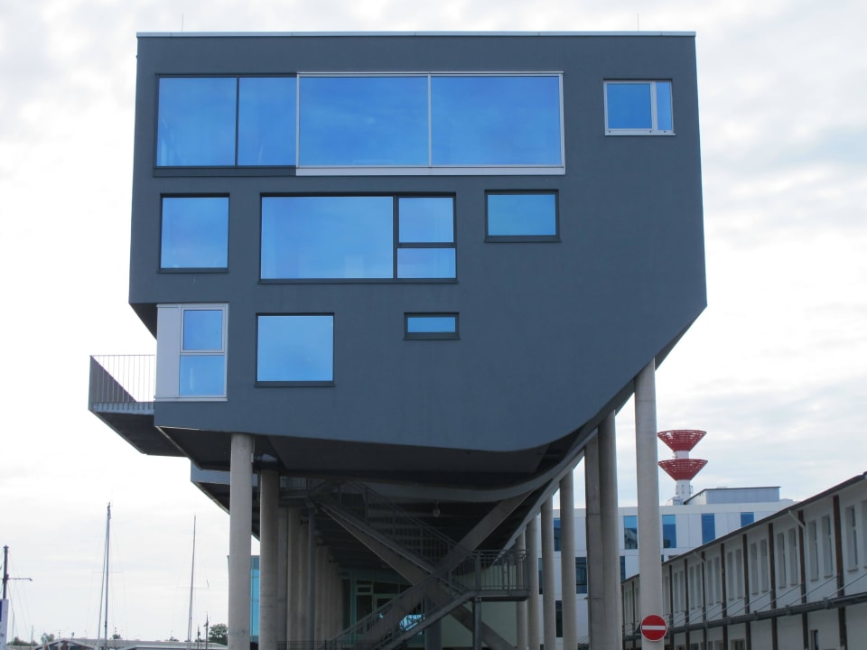 Vom Parkplatz aus Best Western Hotel Bremerhaven