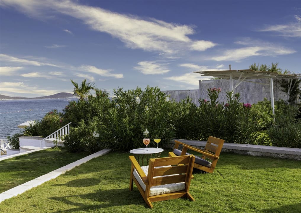 Strand Design Plus Seya Beach Hotel