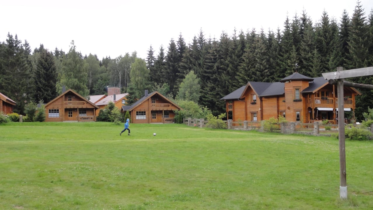 Freifläche für Federball etc. Hotel Ferienpark Merkelbach