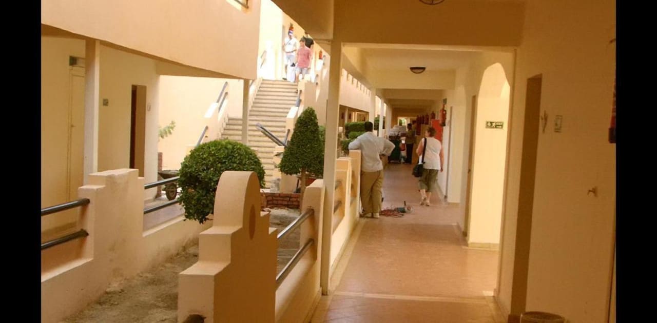 Verschönerungsarbeiten Aladdin Beach Resort