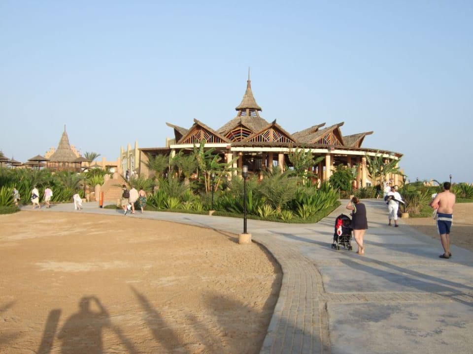 Restaurant am Weg zum Strand Hotel Riu Funana