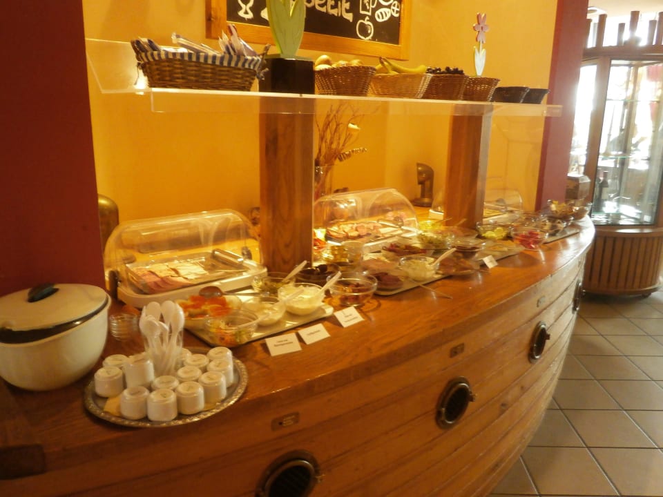 Sehr schönes Frühstücksbüffet Hotel Zum Strand