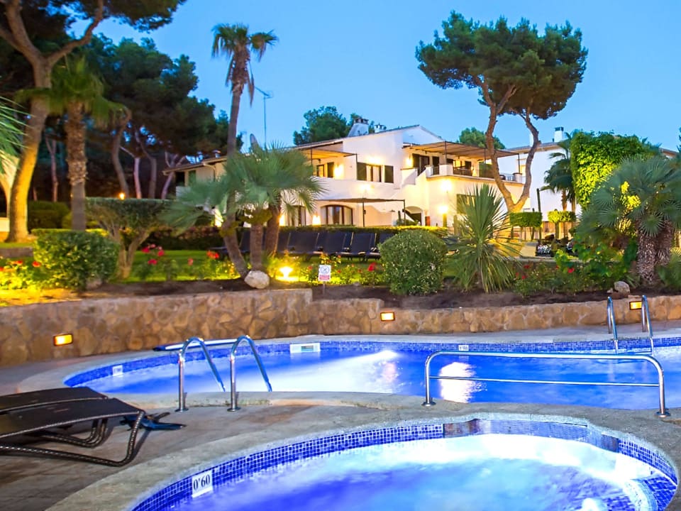 Pool bei Nacht Hotel Bendinat