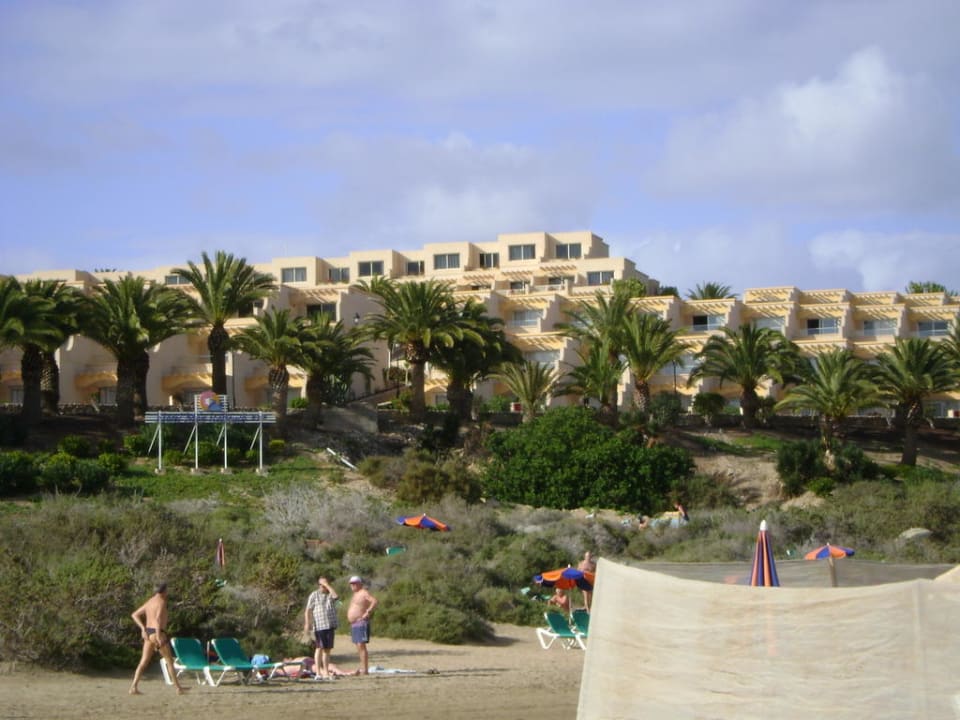 Hotelansicht vom Strand aus SBH Monica Beach Resort