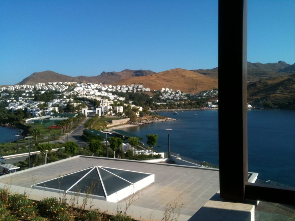 Ausblick auf die Zufahrt zur Halbinsel  Xanadu Island Hotel