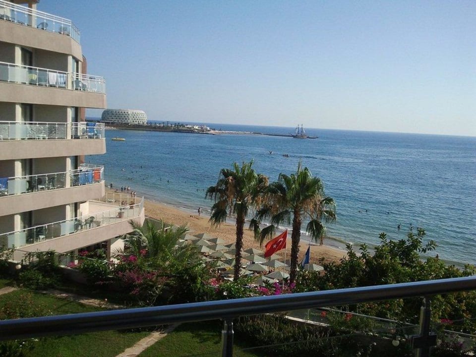 Widok z pokoju, jedyny plus tego hotelu Aska Hotel Just in Beach