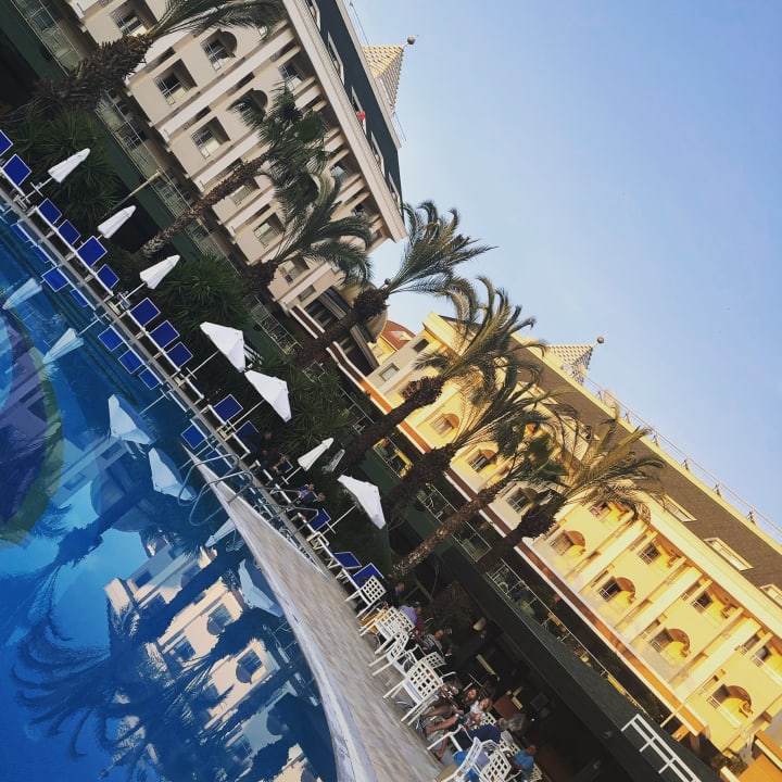 Pool Calimera Hane Garden