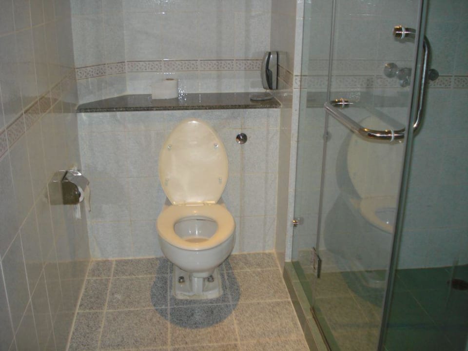 Das WC Royal Benja Hotel