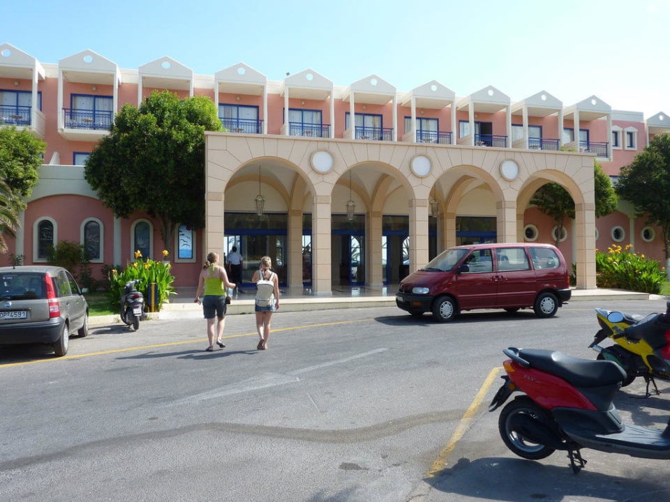 Eingang zum Hotel Kresten Palace Hotel