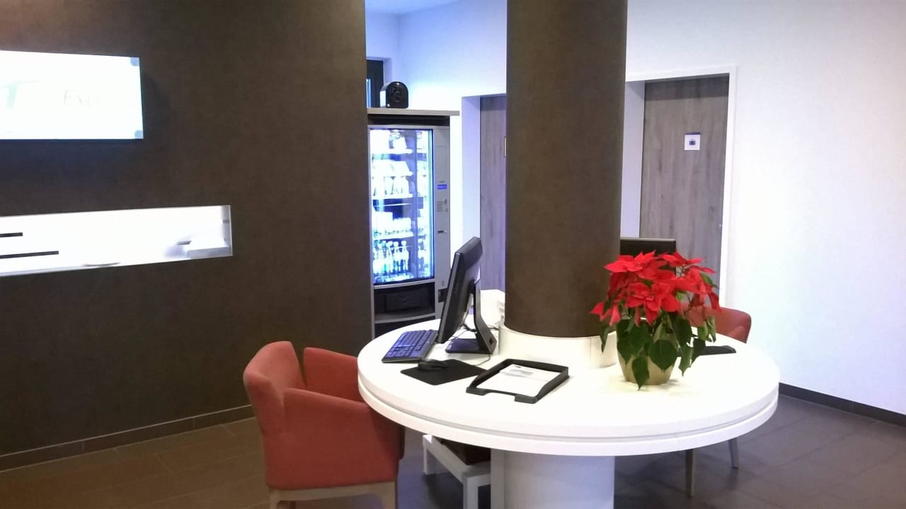 Lobby Holiday Inn Express Friedrichshafen