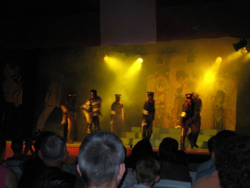 Abendshow Dreams La Romana Resort & Spa