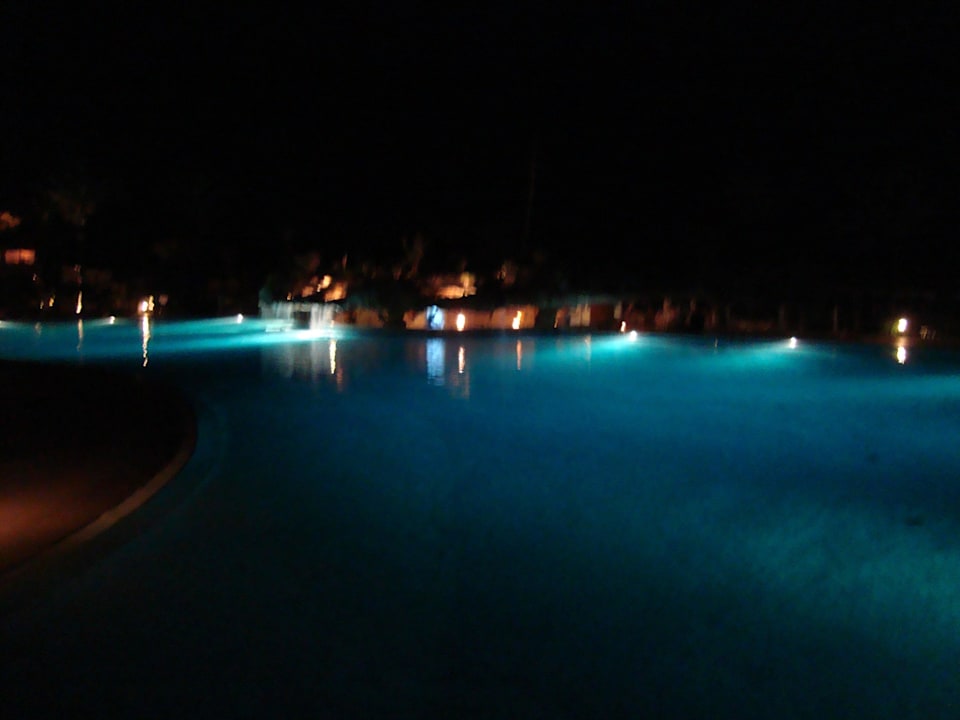 Poolanlage am Abend Mahdia Beach & Aquapark