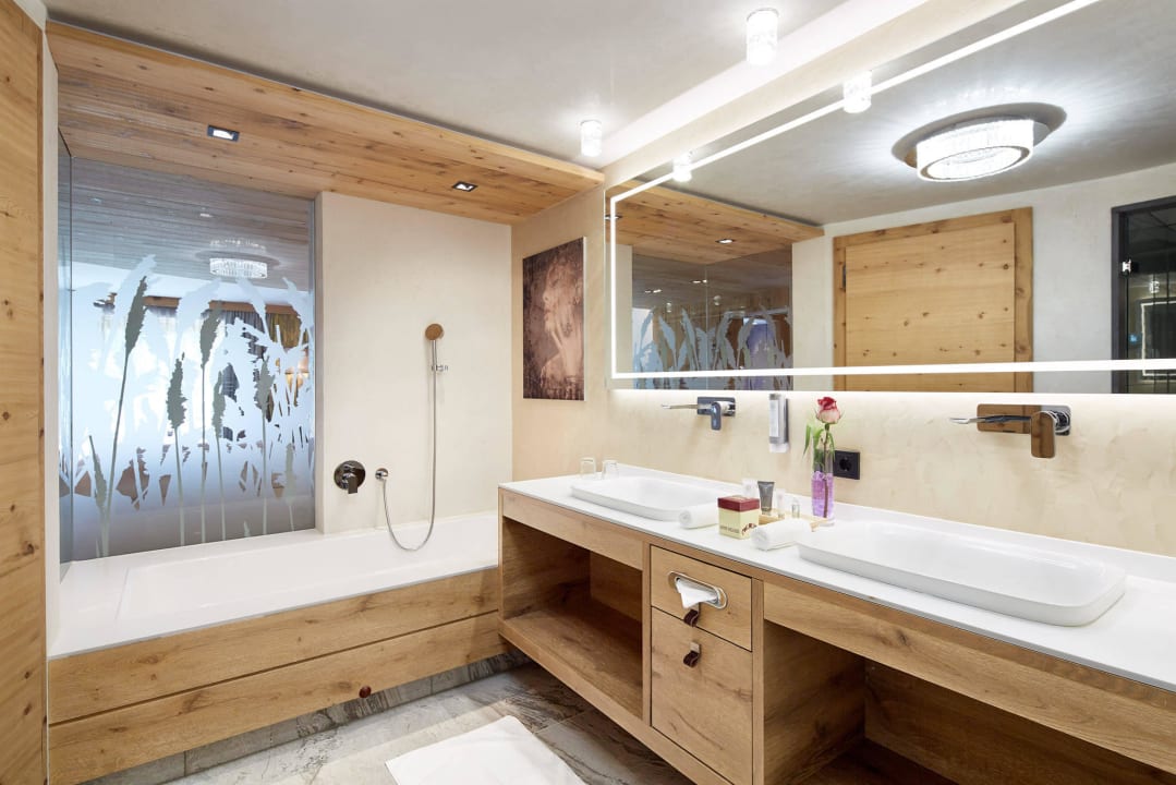 Natur Pur Luxussuite Hauptbadezimmer Das Karwendel - Ihr Wellness Zuhause am Achensee