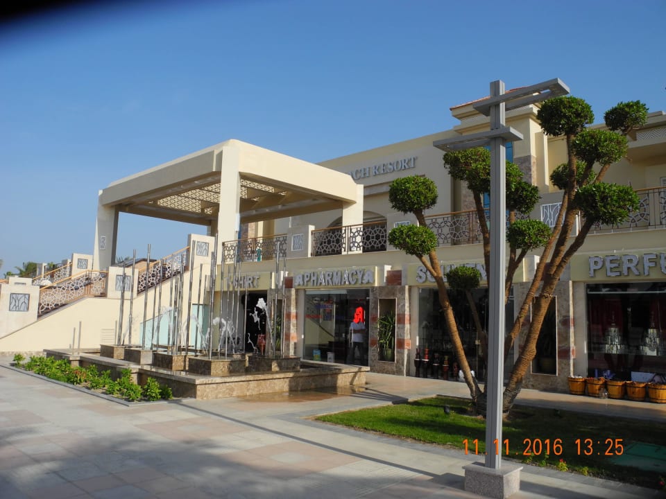 Eingangsportal Strassenseite Pickalbatros White Beach Resort - Hurghada