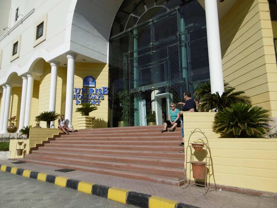 Der Eingang  SUNRISE Holidays Resort (Adults Only)