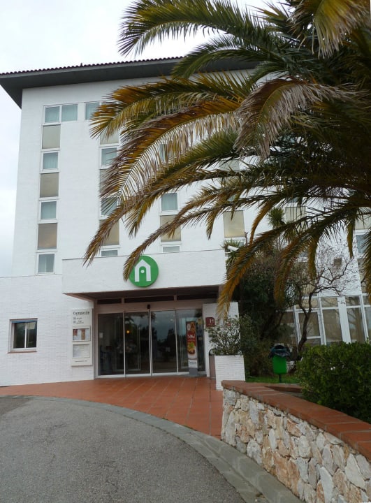 Auffahrt zum Hotel Campanile Perpignan Nord - Aéroport