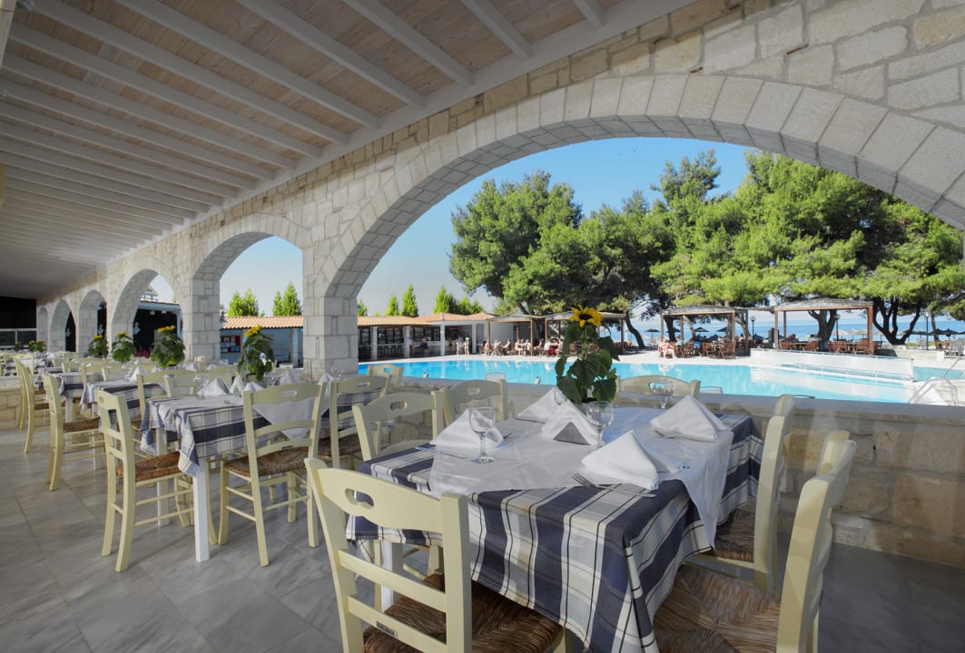 Taverna @ Portes Beach Hotel Hotel Portes Beach