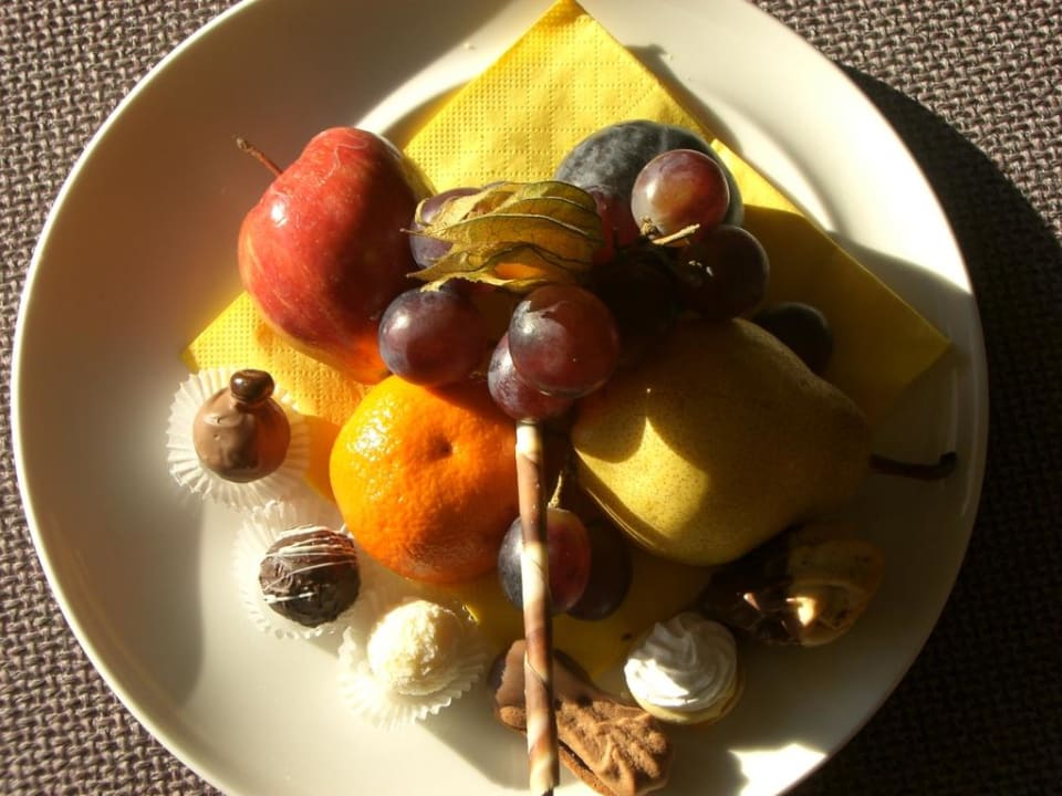 Leckerer Obst- und Konfekt-Teller Sonnhof Alpendorf - Adults only