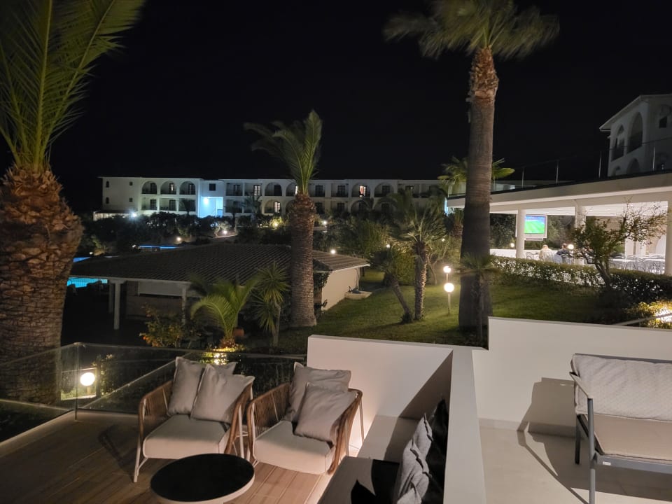 Gartenanlage Akrathos Beach Hotel