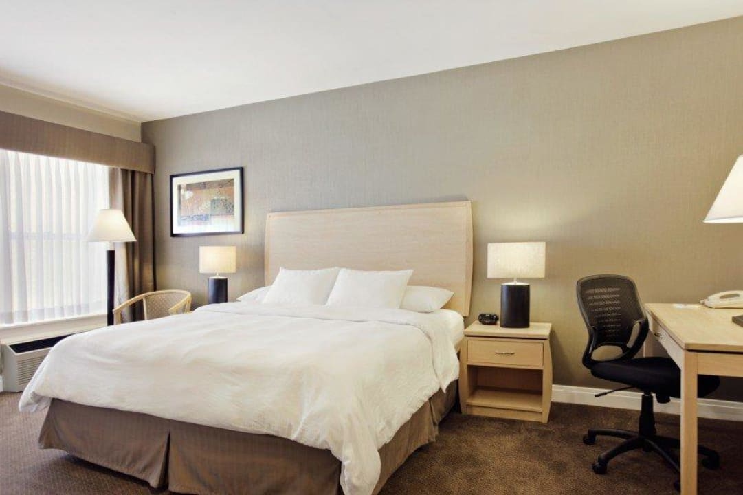 One Queen Bed Room Hotel Versey