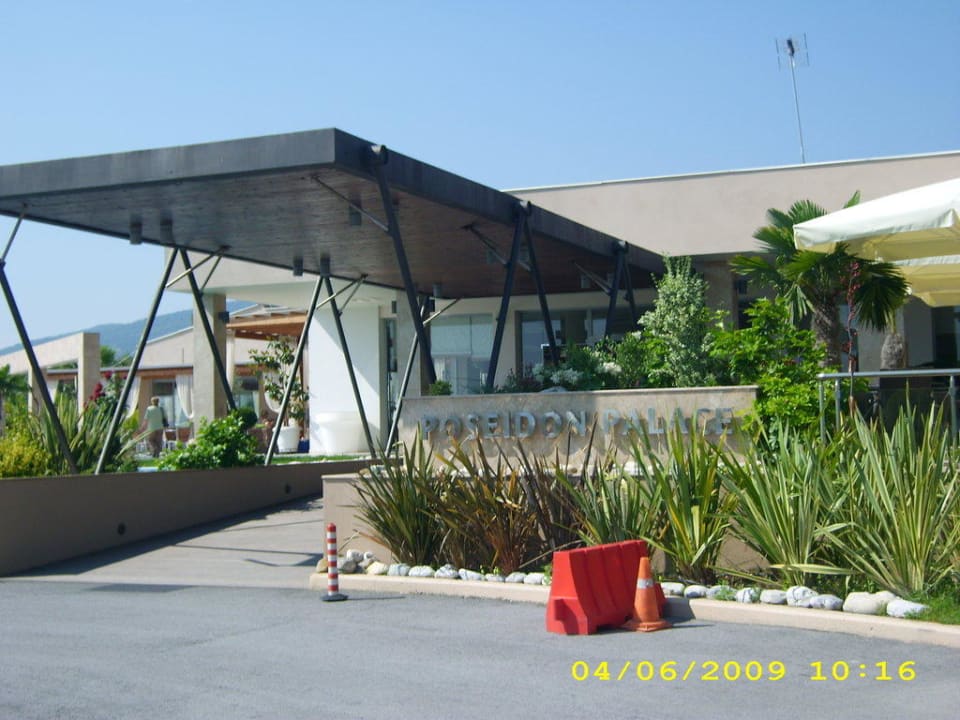 Hoteleingang alltoura Club Hotel Poseidon Palace