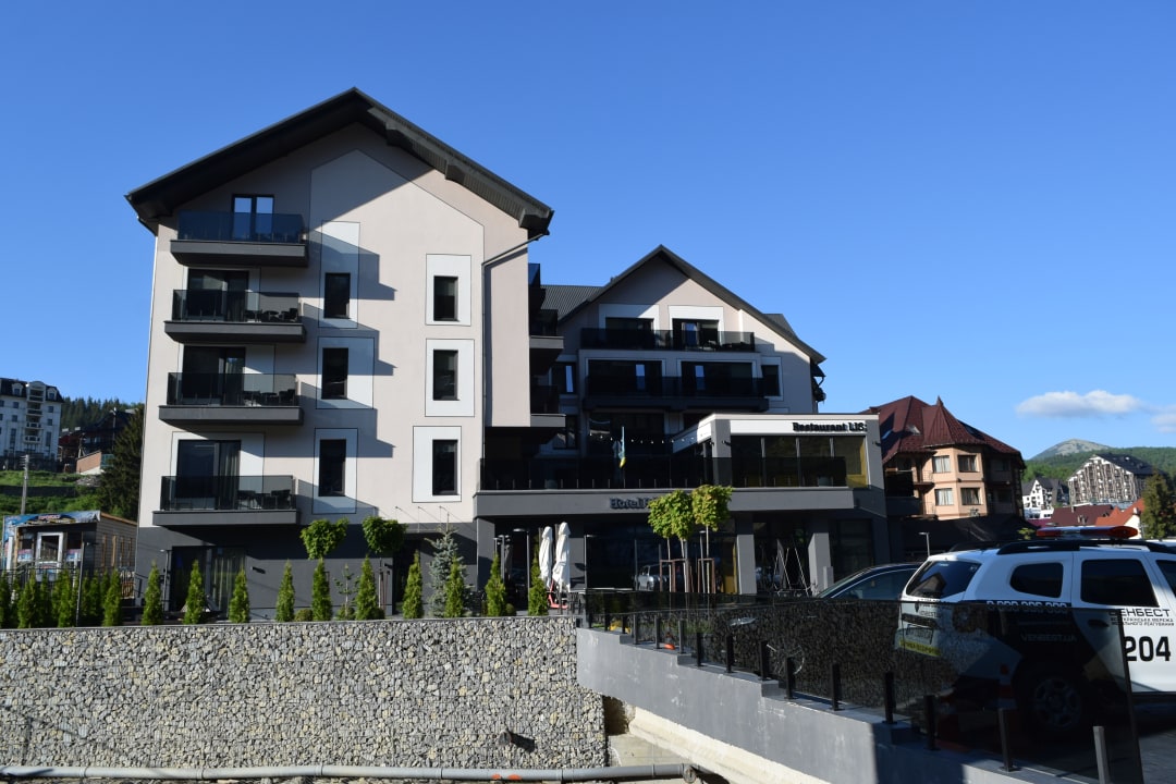 Außenansicht Ribas Karpaty