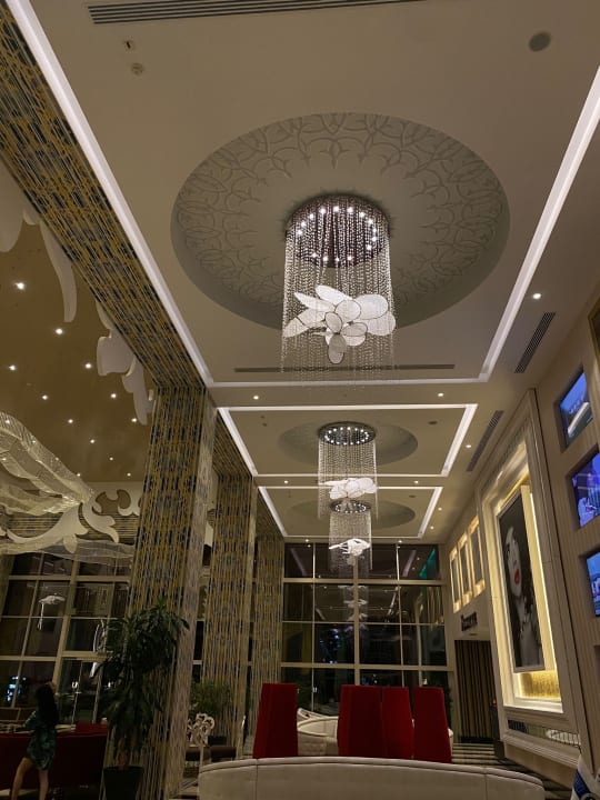 Lobby Azura Deluxe Resort & Spa Hotel