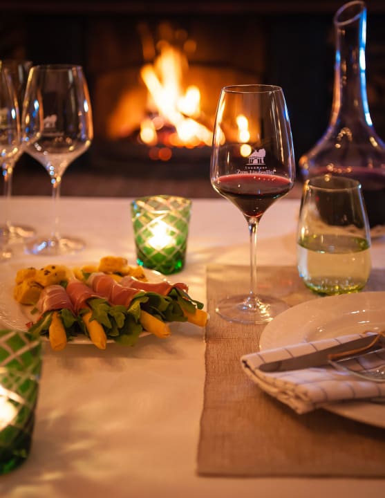 Weingenuß am offenen Kamin LandHaus Zum LindenHof