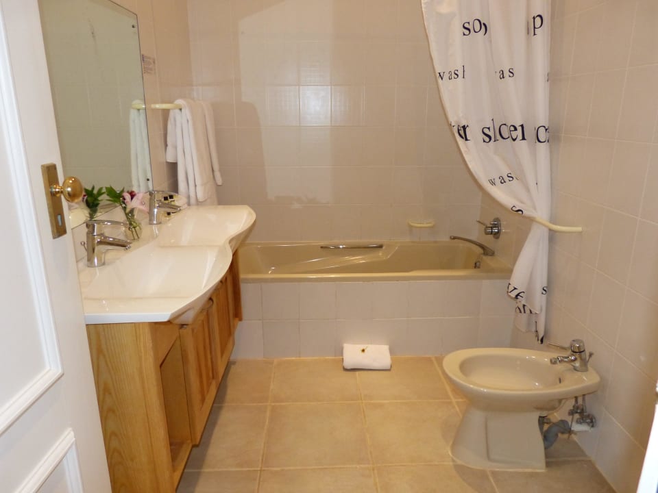 Bad Auberge Rozendal Winefarm