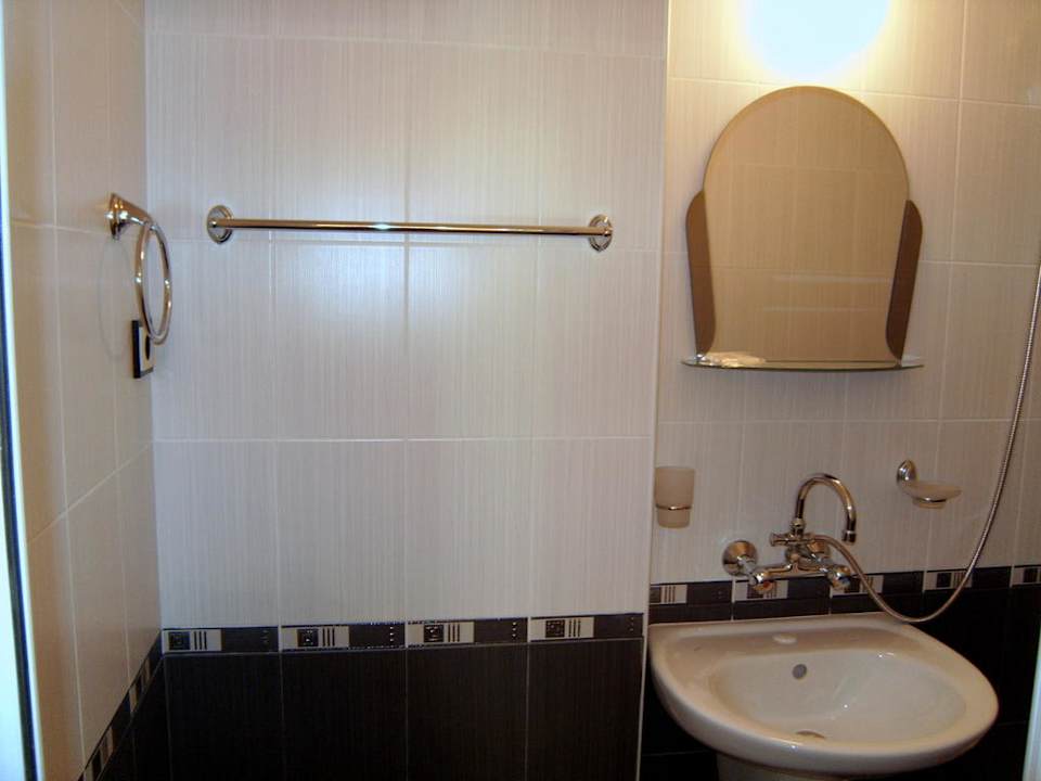 Bathroom Hotel Perla