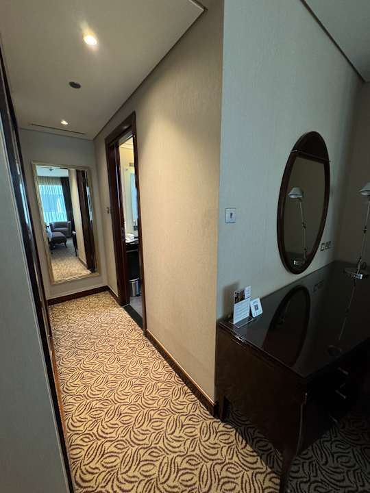 Zimmer Rose Rayhaan by Rotana