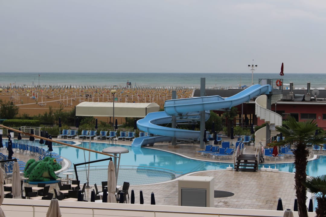 Pool mit Wasserrutsche Lido Bibione