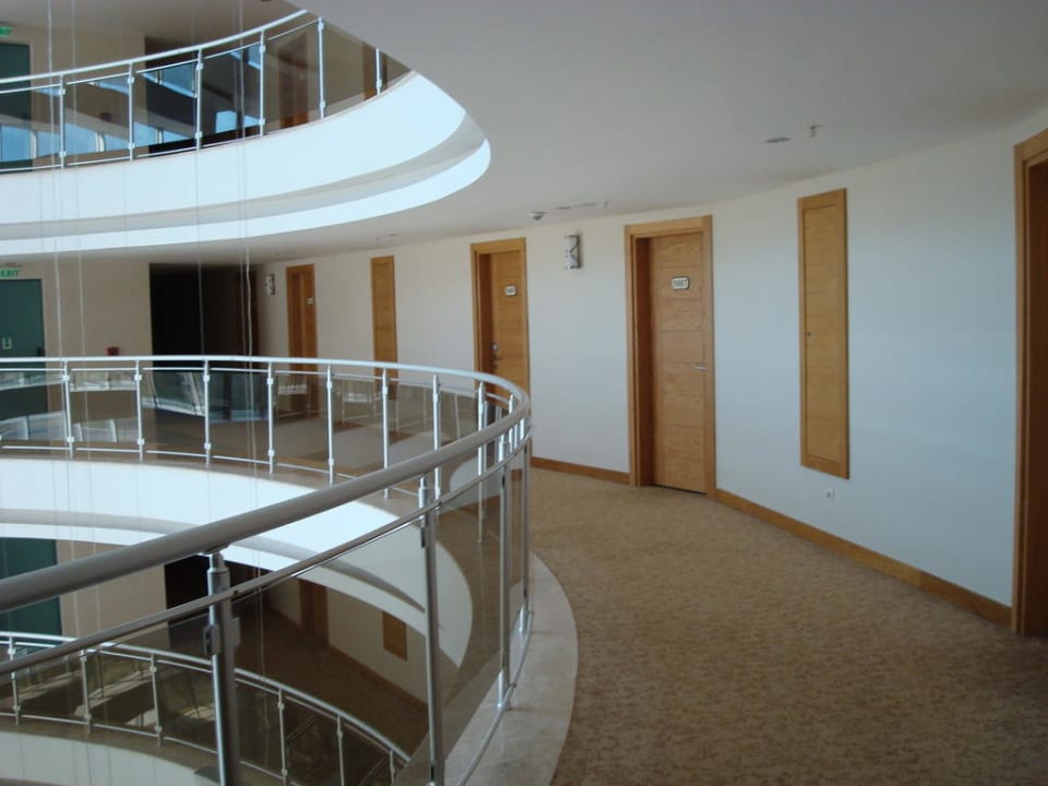 Flur Saturn Palace Resort Hotel