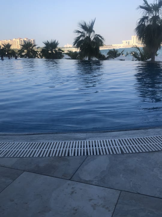 Pool Hampton by Hilton Marjan Island