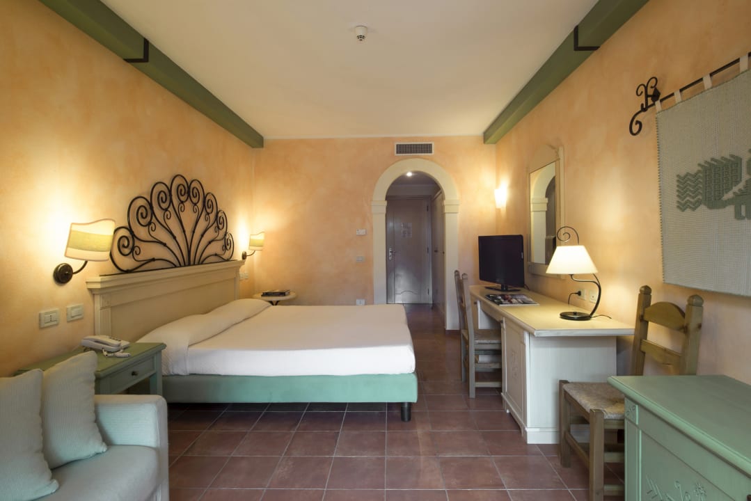 Zimmer Lantana Resort