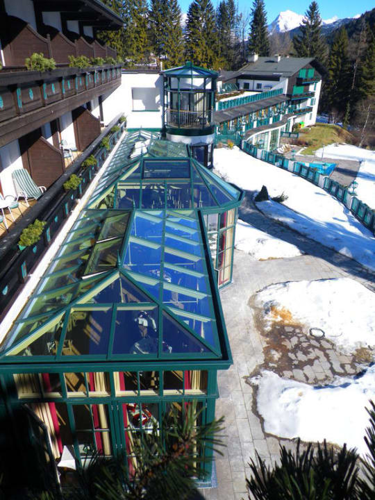 Neuer Wintergarten von oben Alpin Resort Sacher Seefeld-Tirol