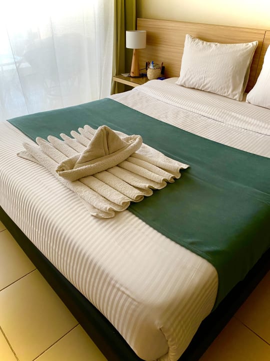 Zimmer Redcon Suites